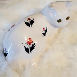 Elpa Alcobaca Portugal 12" White Cat with Red Flowers
